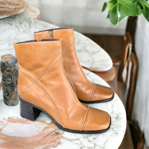 Clarks Shoes - Clarks Y2K Tan Leather Heel Square Toe Boots Size 9.5